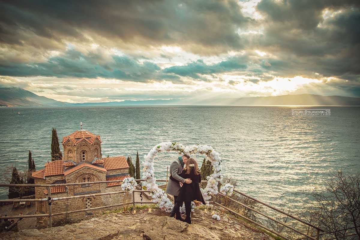 Couple at Kaneo church during a golden hour photoshoot